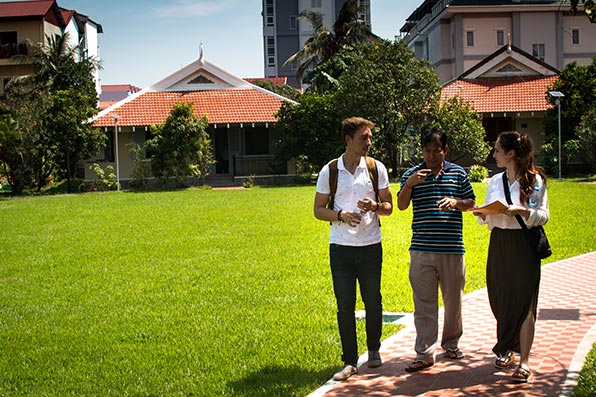 Daniel und Luisa bei der Besichtigung