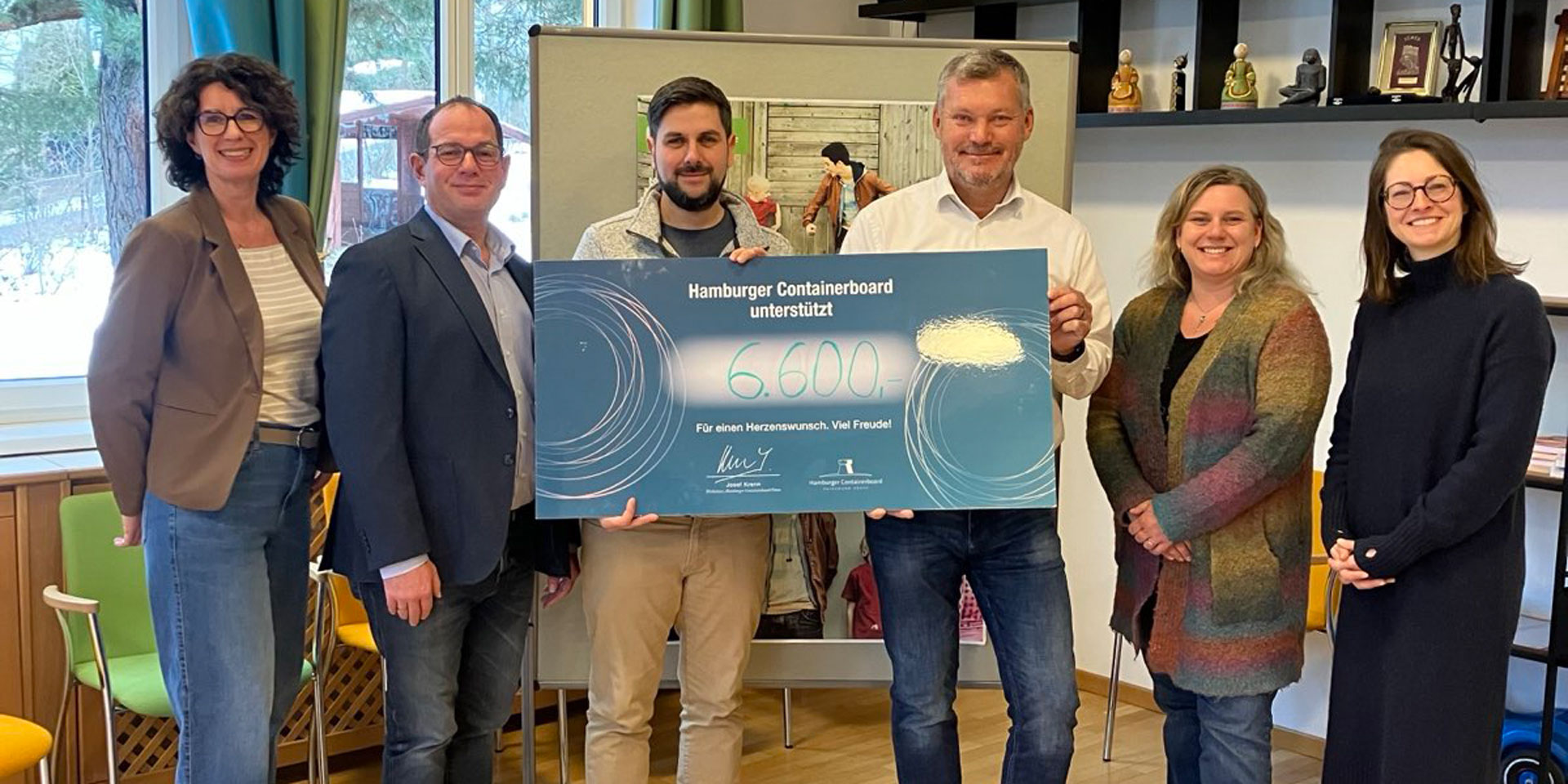 Spenden-Scheckübergabe beim W. Hamburger GmbH