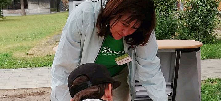 Susanne bei der Arbeit